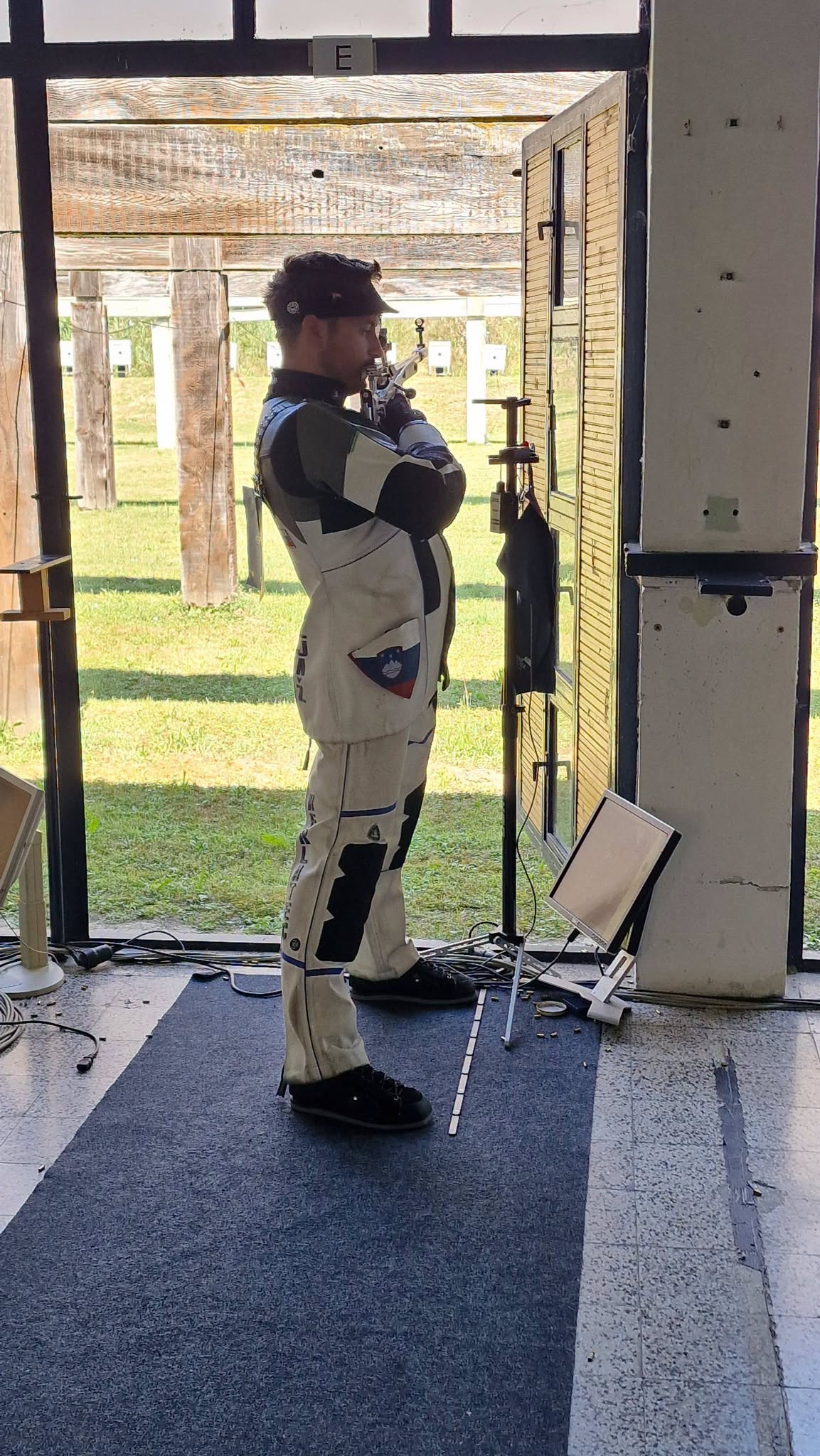 Začeli smo obiskovati tudi mednarodna tekmovanja z malokalibrskim orožjem v tujini in letošnja prva destinacija je priznani Grand Prix v Novem Sadu. – fotografija 6