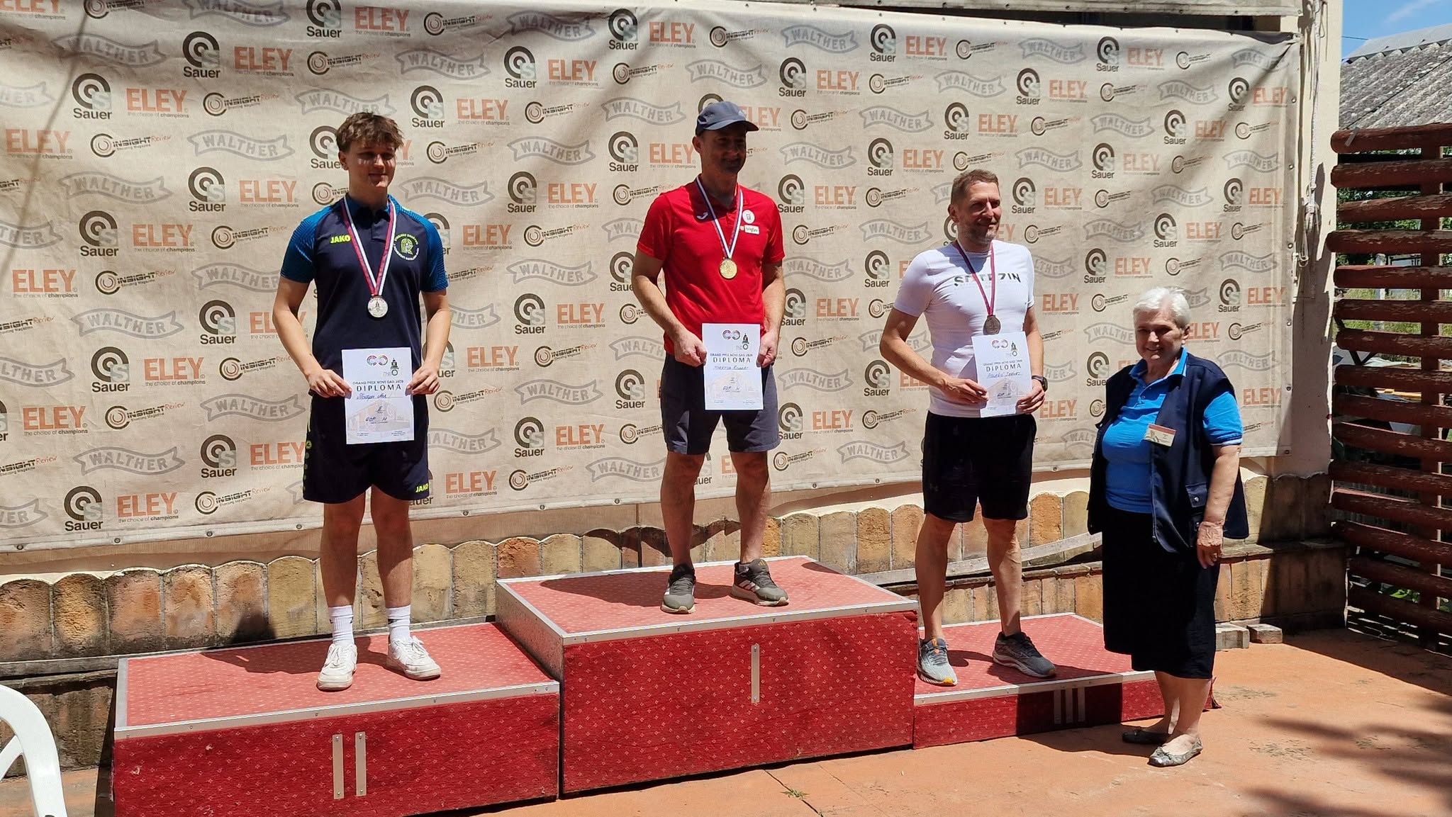 Začeli smo obiskovati tudi mednarodna tekmovanja z malokalibrskim orožjem v tujini in letošnja prva destinacija je priznani Grand Prix v Novem Sadu. – fotografija 9