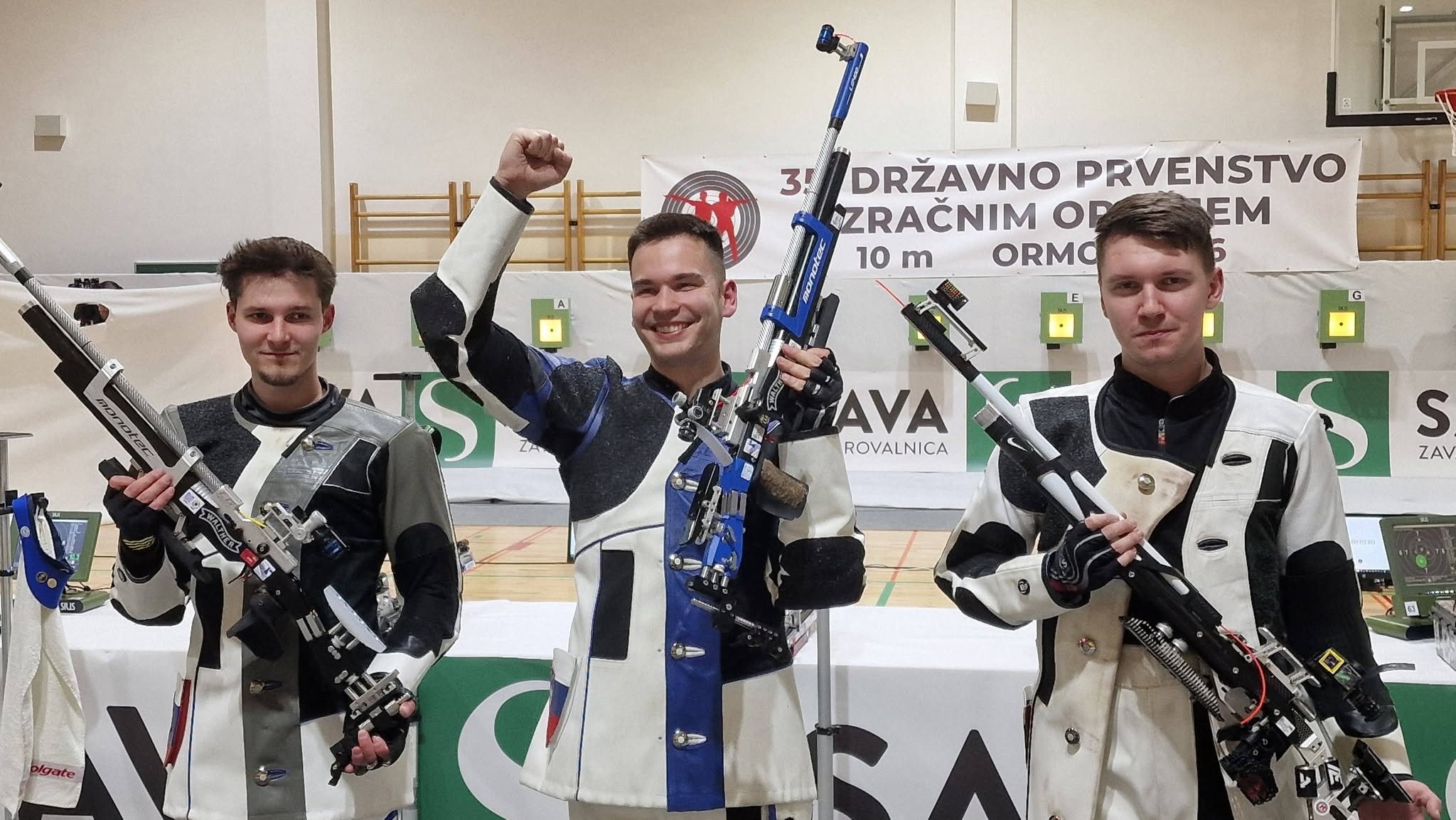 Za nami je že prvi dan državnega prvenstva v streljanju z zračnim orožjem v Ormožu in dosegli smo izjemen klubski uspeh, saj smo v vseh štirih ekipnih razvrstitvah članic in… – fotografija 1