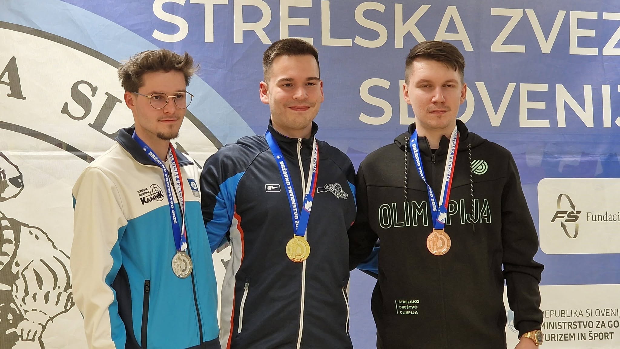 Za nami je že prvi dan državnega prvenstva v streljanju z zračnim orožjem v Ormožu in dosegli smo izjemen klubski uspeh, saj smo v vseh štirih ekipnih razvrstitvah članic in… – fotografija 7
